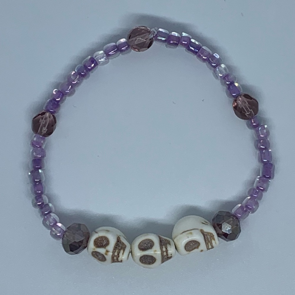 White Howlite Skull Purple Beaded Bracelet